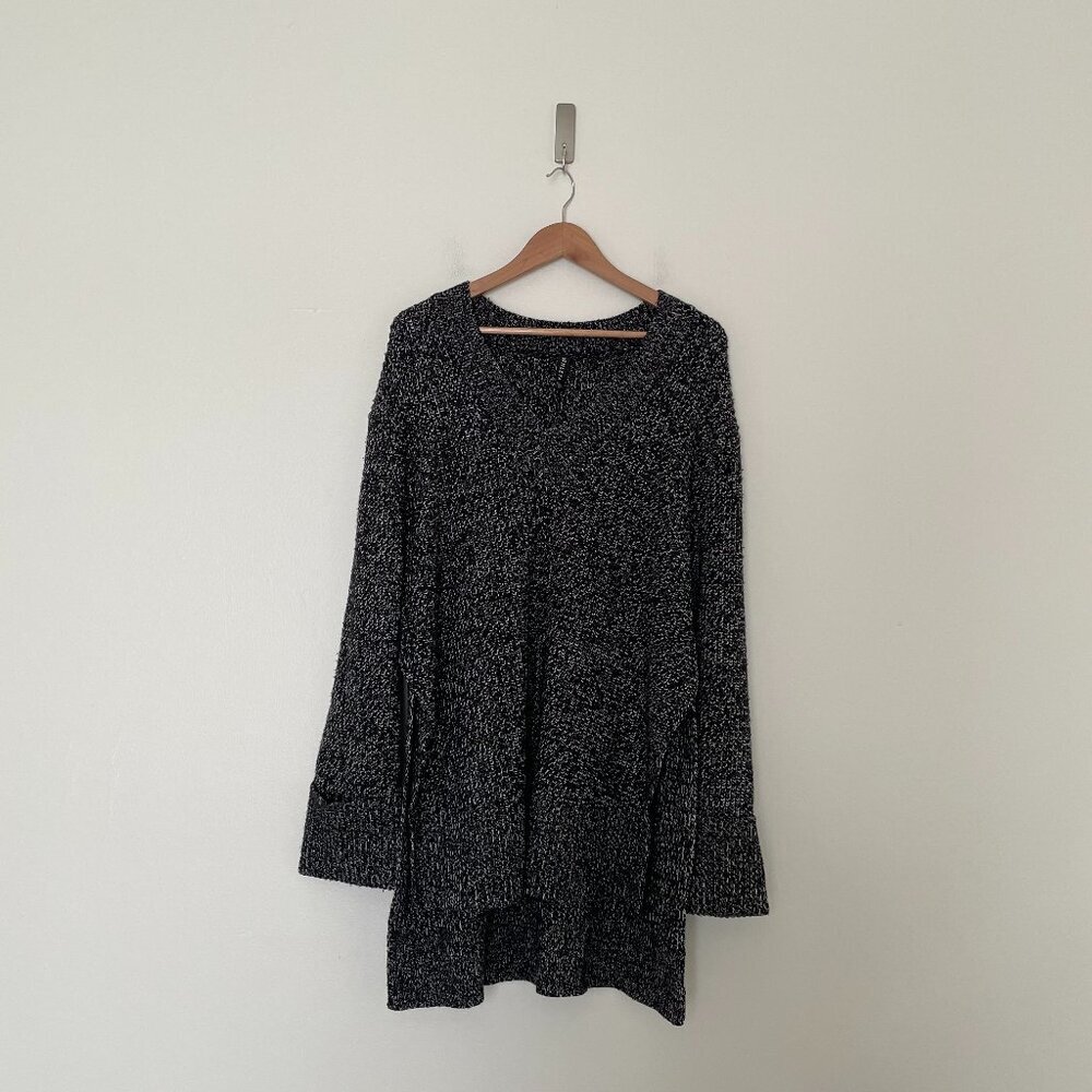 Athleta Black Marled Shasta V Neck Chunky Knit Sweater Size Large